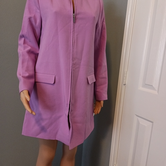 Suit - Picture 13 of 15